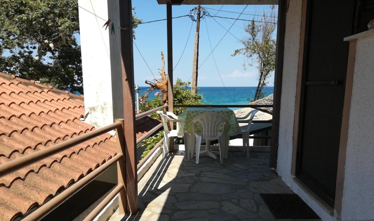 Feel At Home Keramidhion Exterior photo